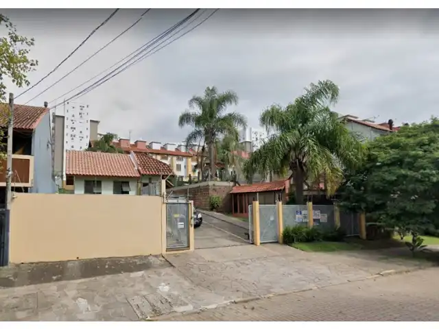 LEILÃO DE CASA EM CONDOMÍNIO NO JARDIM ITU, POA