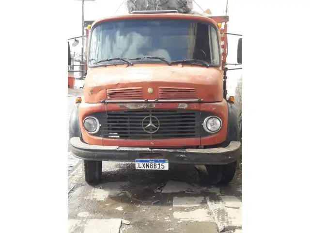 LEILÃO DE CAMINHÕES M.BENZ/LS 1113 76 E M.BENZ/L 1113 73