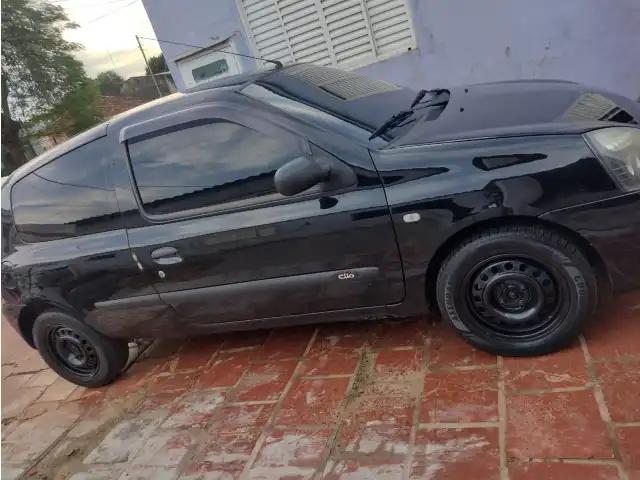 LEILÃO DE VEÍCULO RENAULT CLIO 10/11