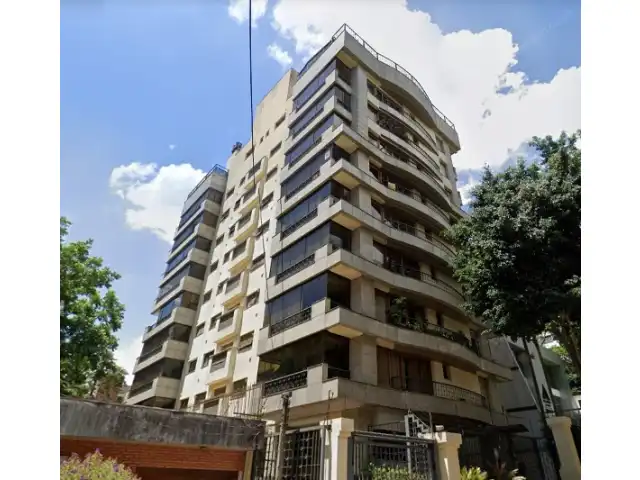 LEILÃO DE APTO C/ 177m2 PRIV. 3 SUÍTES E 2 BOXES NA R. PEDRO IVO, POA