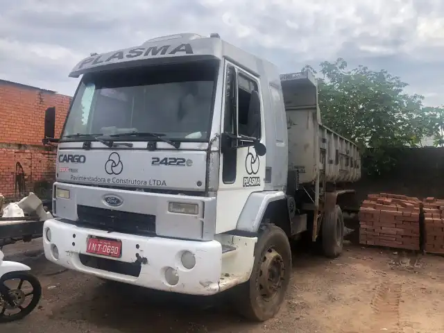 LEILÃO DE 4 CAMINHÕES FORD/CARGO E M.BENZ
