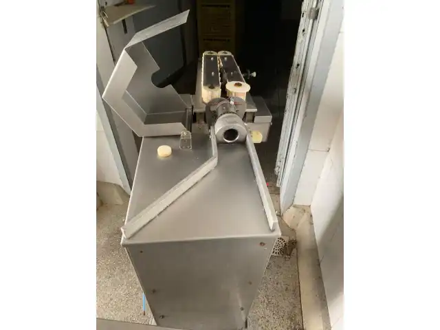 LEILÃO DE Amarradeira de salsichão e multiplicador de pressão(Booster)