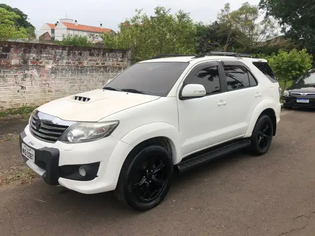LEILÃO DE VEÍCULO TOYOTA/HILUX SW4 12/13