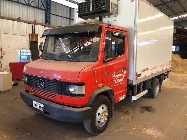 LEILÃO DE 2 CAMINHÕES MERCEDES BENZ E 1 FIAT FIORINO