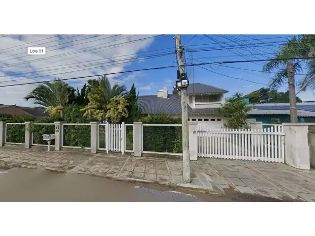 LEILÃO DE IMÓVEL NO LITORAL E CONJ. E BOXES EM PORTO ALEGRE