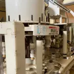 ENVASADORA DE 16 GARRAFAS E 4 TAMPAS