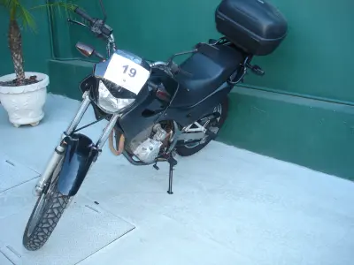 LOTE 019 - HONDA - FALCON 400