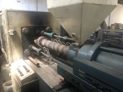 LOTE 002 - Injetora AGMTEC Solaris S9300