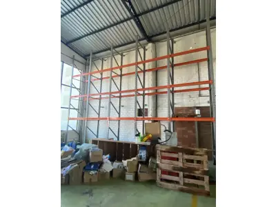 LOTE 01 - LOTE ENGLOBADO DE TODOS ITENS DO LEILÃO (OBS ESTE LOTE POSSUI PREFERENCIA SOBRE OS LOTES INDIVIDUAI) PRÉDIO COMERCIAL 506M2 EM IVOTI FORD CARGO 1519/2013 - SPRINTER 2012 - TRANSIT 2011 – IVECO 2009 – VW UP 2015 –  3 CELTAS 2015 – MÓVEIS  ETC.