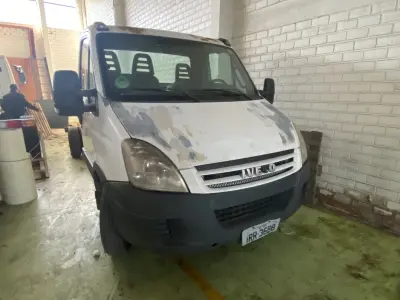LOTE 01 - LOTE ENGLOBADO DE TODOS ITENS DO LEILÃO (OBS ESTE LOTE POSSUI PREFERENCIA SOBRE OS LOTES INDIVIDUAI) PRÉDIO COMERCIAL 506M2 EM IVOTI FORD CARGO 1519/2013 - SPRINTER 2012 - TRANSIT 2011 – IVECO 2009 – VW UP 2015 –  3 CELTAS 2015 – MÓVEIS  ETC.