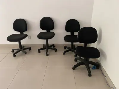 LOTE 01 - LOTE ENGLOBADO DE TODOS ITENS DO LEILÃO (OBS ESTE LOTE POSSUI PREFERENCIA SOBRE OS LOTES INDIVIDUAI) PRÉDIO COMERCIAL 506M2 EM IVOTI FORD CARGO 1519/2013 - SPRINTER 2012 - TRANSIT 2011 – IVECO 2009 – VW UP 2015 –  3 CELTAS 2015 – MÓVEIS  ETC.