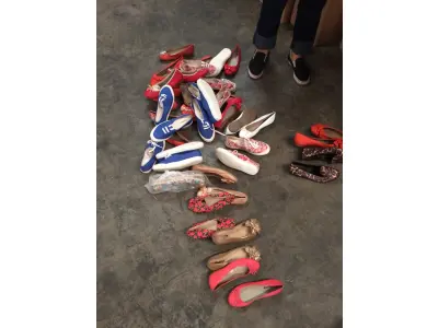 LOTE  - SAPATOS E BOLSAS FEMININOS