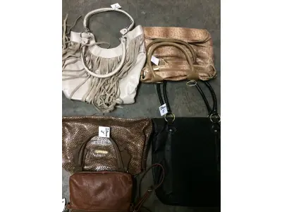 LOTE  - SAPATOS E BOLSAS FEMININOS