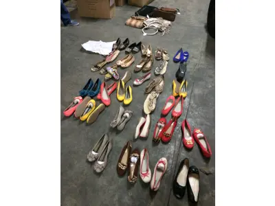 LOTE  - SAPATOS E BOLSAS FEMININOS