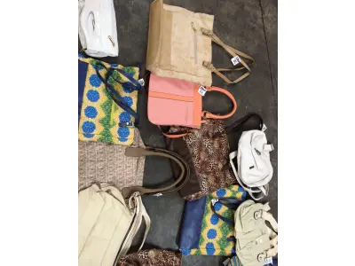 LOTE  - SAPATOS E BOLSAS FEMININOS