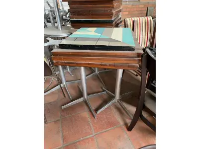 LOTE 001 - LISTAGEM GRANDE DE BENS DE LANCHERIA - PROJETOR, MESAS, CADEIRAS, FRITADEIRAS A GAS E ELETRICAS, FREEZERS, GELADEIRA, TELA, COMPUTADOR, LIXEIRA, FRIGOBAR,  FORNO CONVECTOR, CHAPA BIFETEIRA, AR CONDICIONADO SO FRENTE.