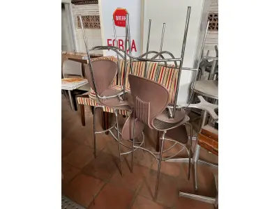 LOTE 001 - LISTAGEM GRANDE DE BENS DE LANCHERIA - PROJETOR, MESAS, CADEIRAS, FRITADEIRAS A GAS E ELETRICAS, FREEZERS, GELADEIRA, TELA, COMPUTADOR, LIXEIRA, FRIGOBAR,  FORNO CONVECTOR, CHAPA BIFETEIRA, AR CONDICIONADO SO FRENTE.