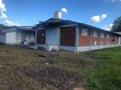 LOTE 001 - Pavilhão Industrial com área construída de 4.052,47 m2  somente em área de 25.798,02m2