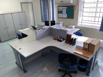 LOTE 501 - Conjunto de 4 mesas e 4 cadeiras