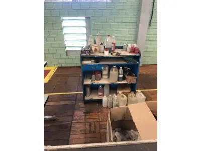 LOTE 212 - Prateleira em madeira