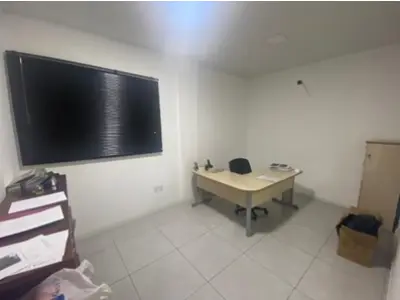 LOTE 017 - 1 armário