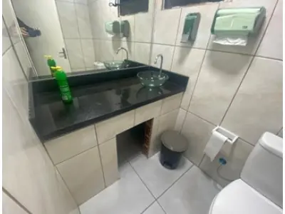 LOTE 043 - 1 tampo em pia de mármore negro