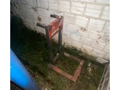 LOTE 054 - Estrutura de prensa hidráulica