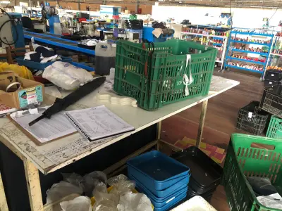 LOTE 133 - Mesa branca