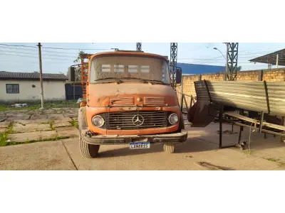 LOTE 002 - Caminhão de carga M. Benz/L 1113, ano 1973 LXN8B15