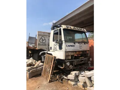LOTE 003 - Caminhão Ford/Cargo 1622, fabricação/modelo 1999/1999, placa MAM9B04.