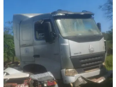 LOTE 008 - Sinotruck Howo 380 A7 4x2 2p, fabricação/modelo 2012/2012