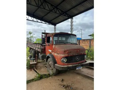 LOTE 002 - Caminhão de carga M. Benz/L 1113, ano 1973 LXN8B15