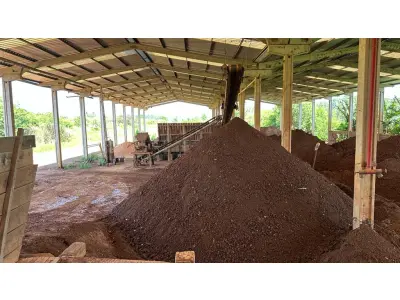 LOTE 001 - UPI DE FABRICA DE TIJOLOS - CERAMICA COMPLETA - CAMINHOES - EMPILHADEIRA -ESCAVADEIRA - SEDE COMPLETA PRODUZINDO - 2 JAZIDAS ATIVAS E COM LICENÇAS - MAIS UM OUTRO IMÓVEL PARA SEDE FUTURA