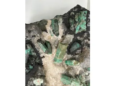 LOTE 001 - CANGA DE ESMERALDA COM 225 KG "CORAÇÃO DA BAHIA" COM LAUDO E DOCUMENTOS