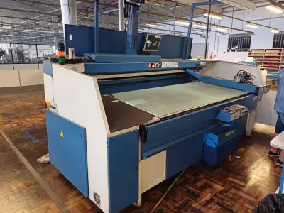 LOTE 023 - Maquina de Corte Atom Modelo 2510
