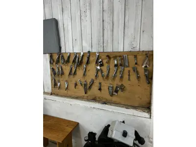LOTE 000 - Máquinas costura (overlock Jack, plana, overlock antiga, plana Lumak, plana Lanmax, over vermelha) BENS EM  PRESIDENTE GETULIO - SC