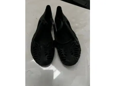 LOTE 000 - 480 pares de sandálias de plástico