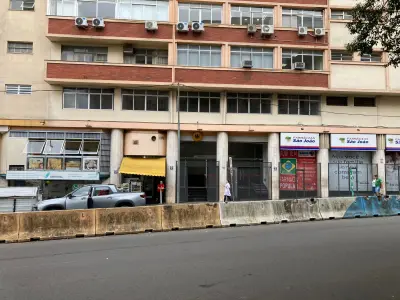 LOTE 002 - O imóvel, conjunto nº 43 do Edifício Candido José de Godoy, localizado na Rua Professor Annes Dias, nº 112, Bairro Centro, Porto Alegre/RS