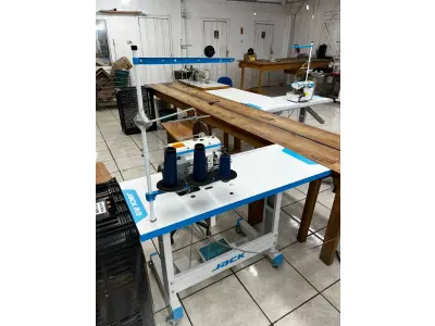 LOTE 000 - Máquinas costura (overlock Jack, plana, overlock antiga, plana Lumak, plana Lanmax, over vermelha) BENS EM  PRESIDENTE GETULIO - SC