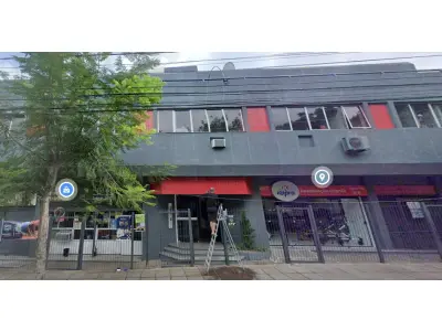 LOTE 000 - A loja nº 02, do prédio comercial denominado “CENTRO DE COMÉRCIO E SERVIÇOS BUTUI”, com entrada pelo nº 142 da rua Butuí