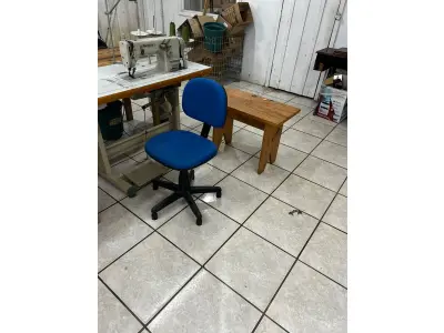 LOTE 000 - Máquinas costura (overlock Jack, plana, overlock antiga, plana Lumak, plana Lanmax, over vermelha) BENS EM  PRESIDENTE GETULIO - SC