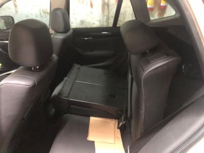 LOTE 001 - BMW X1 XDRIVE 28i 3.0 24v 4x4 Aut., Gasolina, ano 2010/2011, cor branca