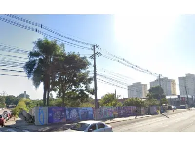 LOTE 000 - Avenida Assis Brasil, nº 4.700 com a área superficial de 5.374,32m² e os direitos de aquisição da proporção de 1/3 (um terço) do terreno na Rua Eduardo Mastalir