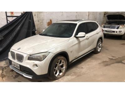 LOTE 001 - BMW X1 XDRIVE 28i 3.0 24v 4x4 Aut., Gasolina, ano 2010/2011, cor branca