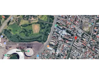LOTE 000 - , e o respectivo terreno de forma retangular, medindo 49,50m de frente a fundo, com 11,00m