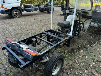 LOTE 011 - Motocar/MCF-250, triciclo, fabricação/modelo 2016/2016, gasolina, cor branca, carroceria fechada (sem motor) (sem chave)