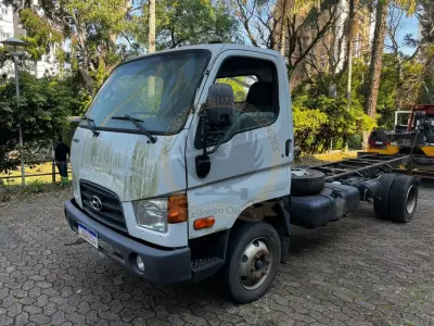 LOTE 007 - Caminhão Hyundai/HD80, fabricação/modelo 2021/2022, diesel, cor branca, carroceria fechada (sem chave)