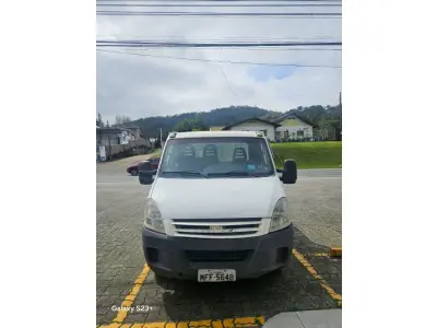 LOTE 002 - IVECO DAILY CHASSI 55C16 2p (diesel), fabricação/modelo 2008/2008