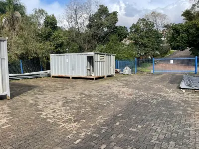 LOTE 001 - Um container de 6 metros para almoxarifado/escritório