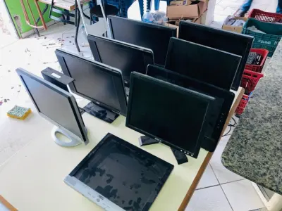 LOTE 012 - Bens móveis